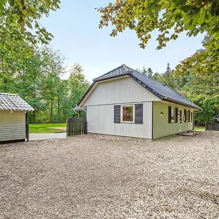 Feriehus Stunning In With Sauna *